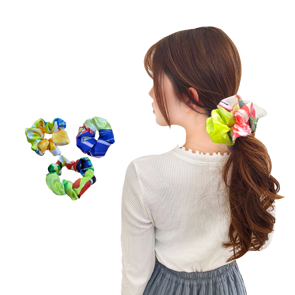 晶彩太陽圈是一款小巧且充滿活力的家居裝飾配件,以太陽形象為設計靈感,象徵著光明與希望。這款裝飾品輕便且易於放置,適合用來點綴家中的不同角落,讓空間增添一絲明亮與生氣。其簡約的設計也使其成為送禮的理想選擇。